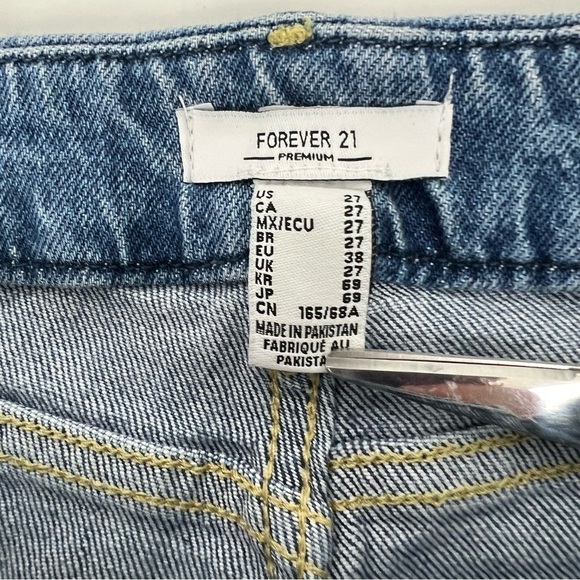 NWT Forever 21 Women’s Blue Jeans Sz 4 (27) Light Wash Mid-Rise Curved Straight - Picture 6 of 16